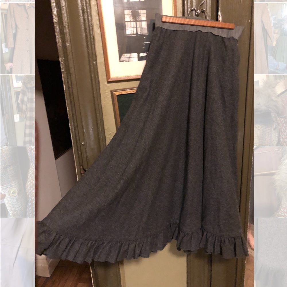 Charcoal Wool Ruffle circle Skirt full sweep vtg